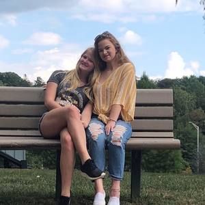 Meet your Posher, Cynthia